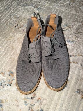 Women’s Knit Lace-Up Shoes in Gray with Tan Accents
